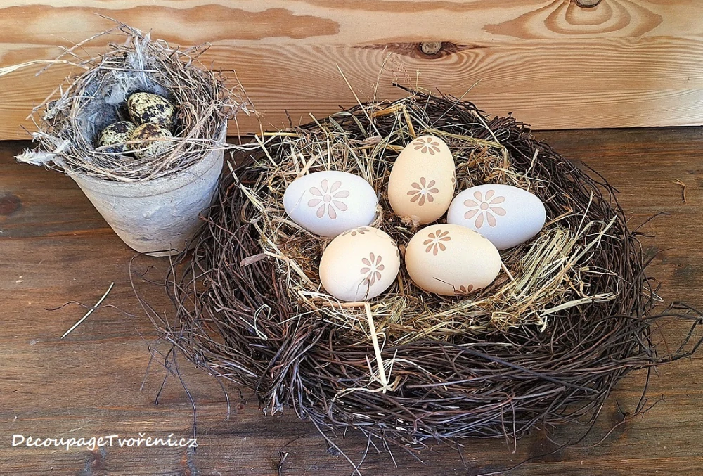 Vejce 6 cm závěs/kraslice bílá a natural, 6 ks