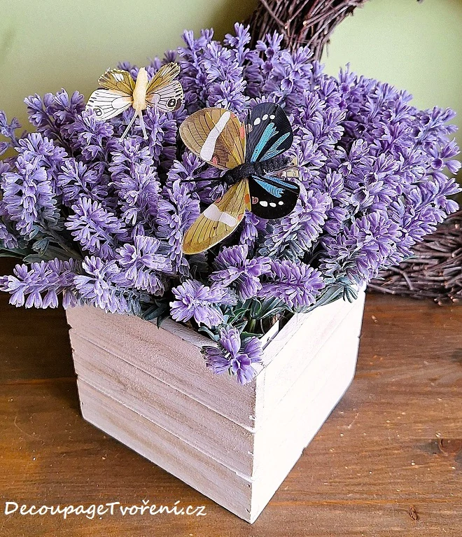 Motýl 4/8 cm mix šedá, hořčičná (01553), 5 ks