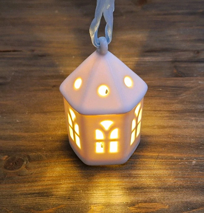 Svícen domek LED (kužel) 9 cm