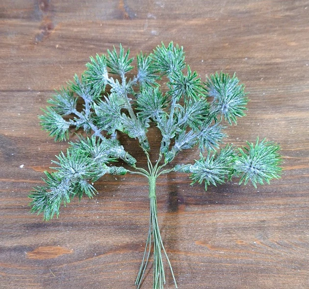 Větvička modřín 13 cm, 6 ks