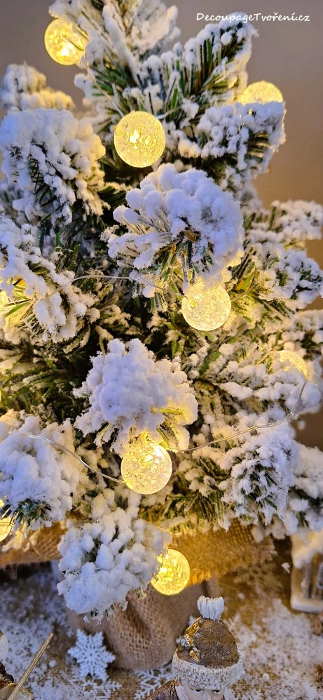 Stromek 40 cm jedle sníh, juta