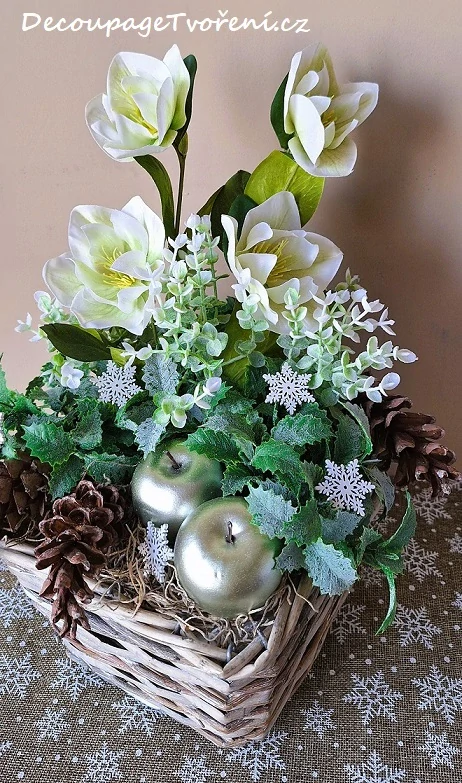 Čemeřice 36 cm květy/poupě, bílá