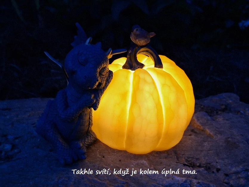 Dráček s LED dýní 20 cm