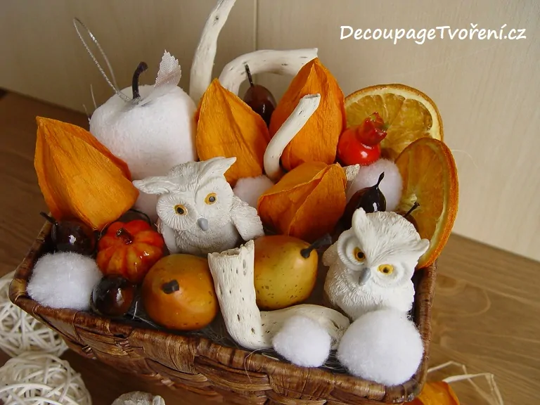 Jablka 4,5 cm bílá s listem, 3 ks