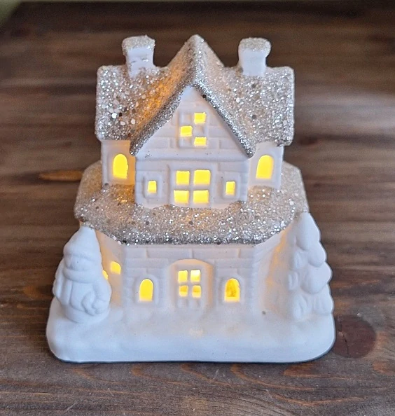 Svícen domek LED 10 cm, zlatá střecha