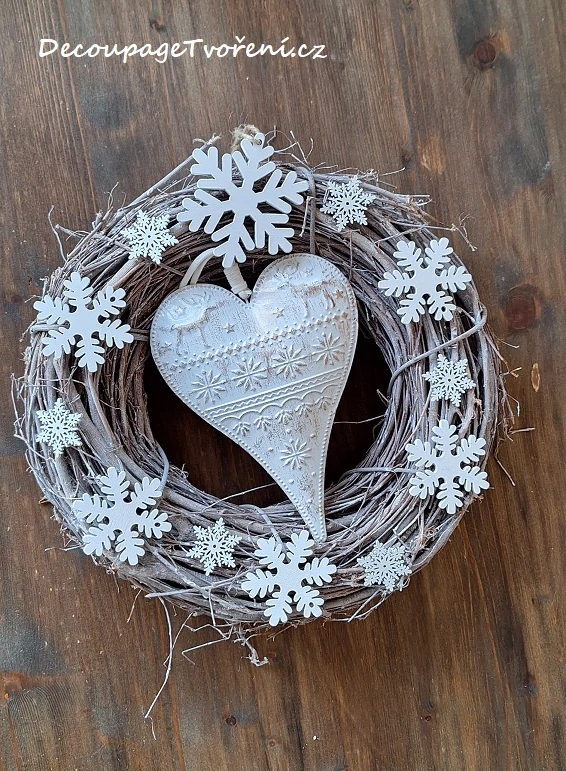 Věnec 25 cm spletený, patina šedá