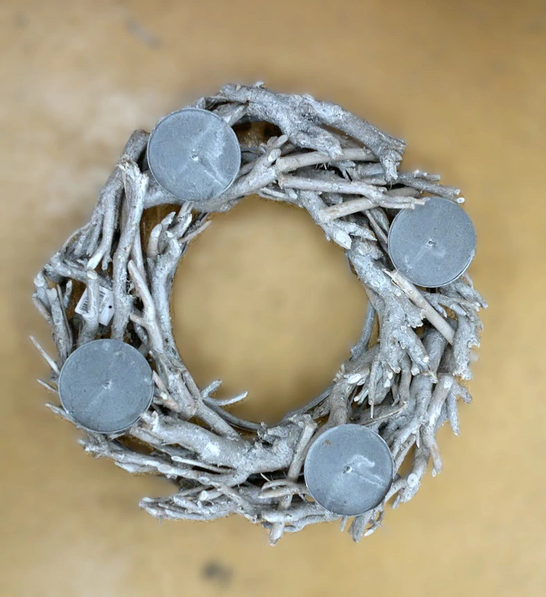 Adventní kruh Ø 30 cm s 4 bodci Ø 8 cm