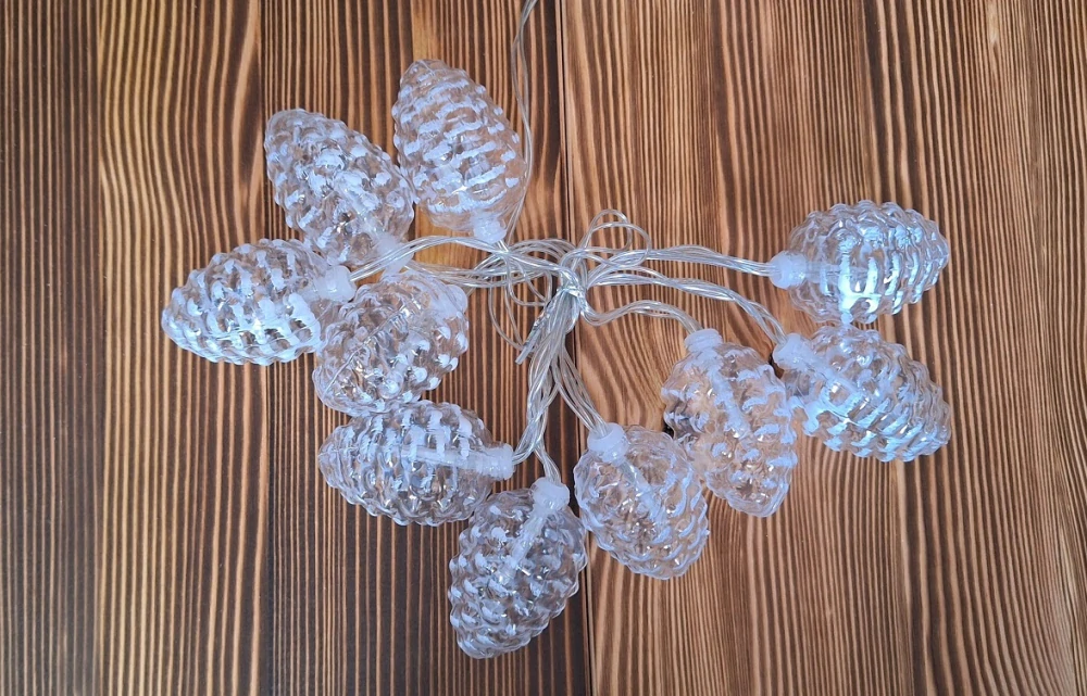 LED světelný řetěz 1,5 m šišky, 10 žároviček