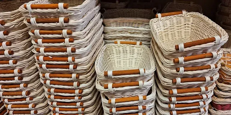 Ošatka 23 cm, bělená (ratan)