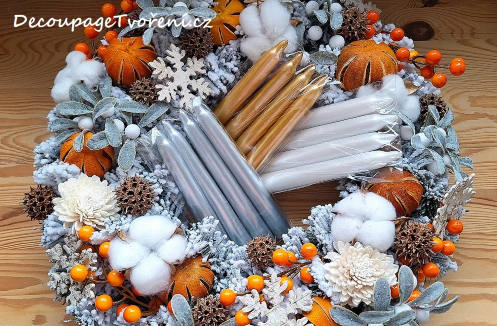 Věnec sníh 40 cm, pomeranče, bobule, jmelí 