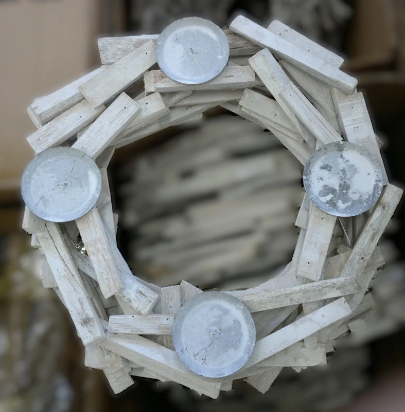 Adventní kruh Ø 30 cm s 4 bodci Ø 8 cm
