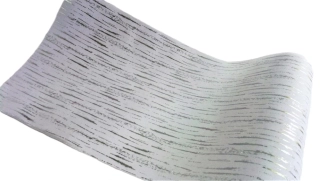 Běhoun 24 cm x 1 m, linky stříbrná (bílá)